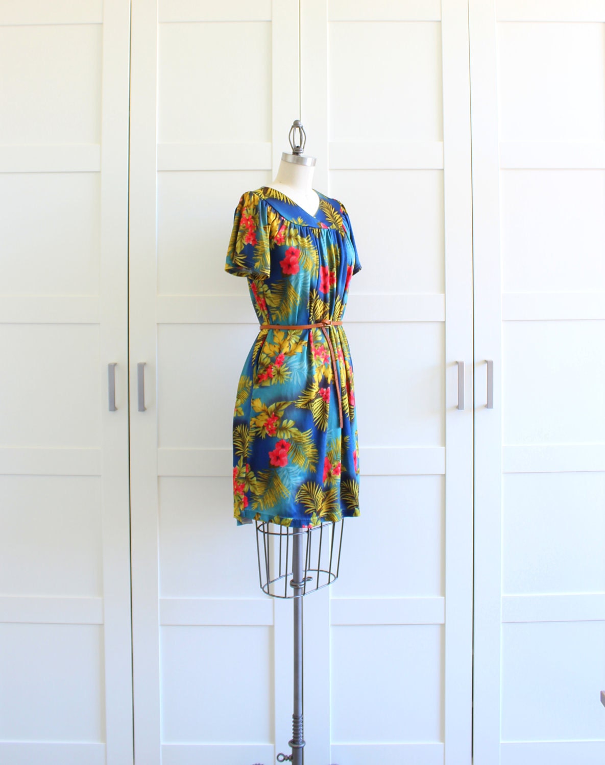 SALE - Vintage Hawaiian Dress, 70s Calftan Kalftan Muu Muu Muumuu Mini Tent Dress, size Medium
