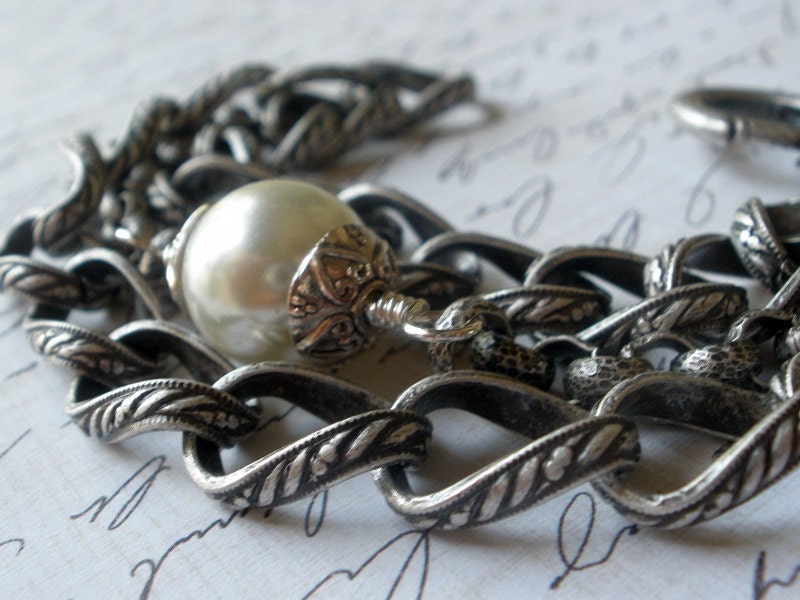 Silver Chain Bracelet with Ivory Glass Pearl