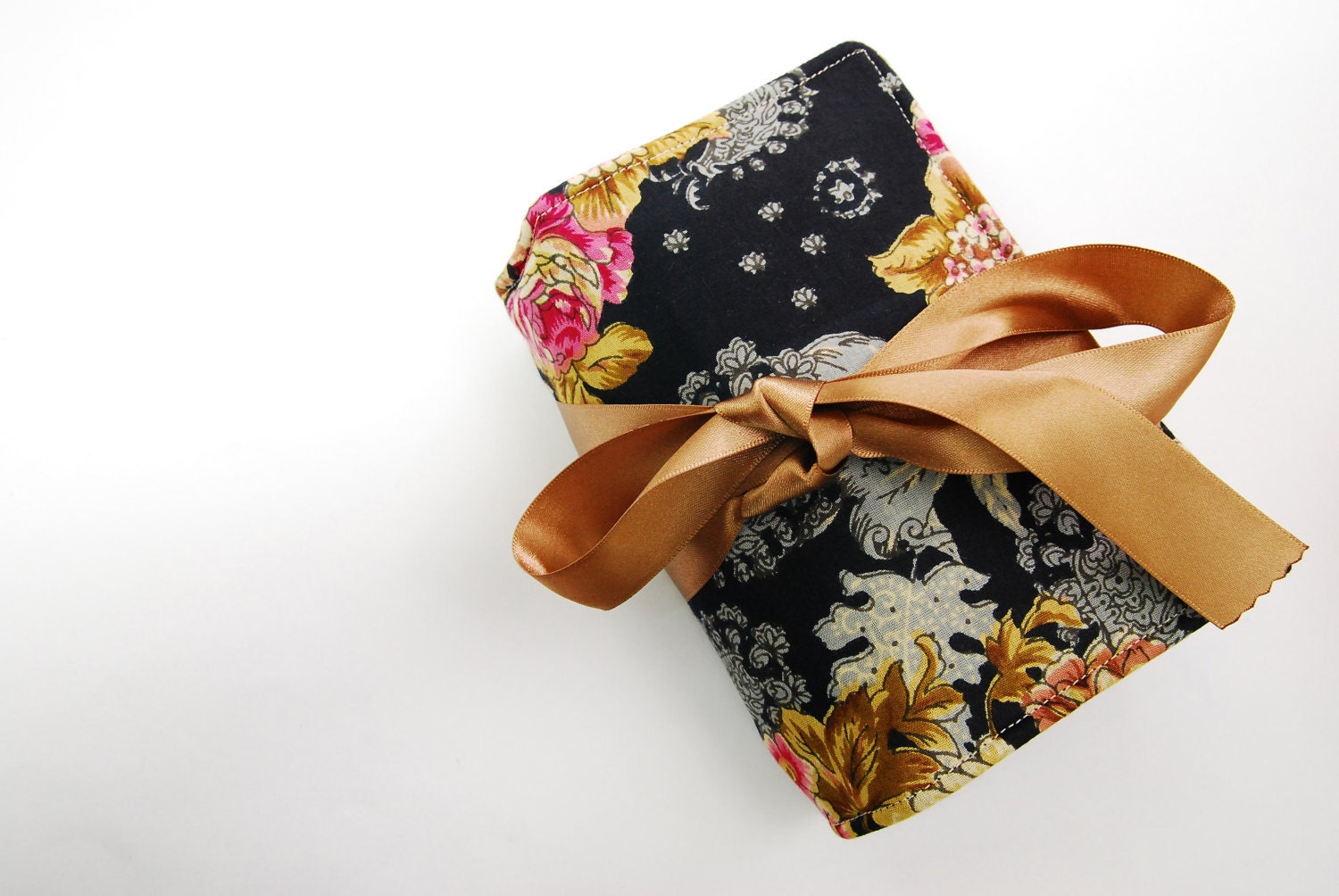 Make up bag organizer in black flower, Makeup roll, Cosmetics holder, five pockets Makeup bag