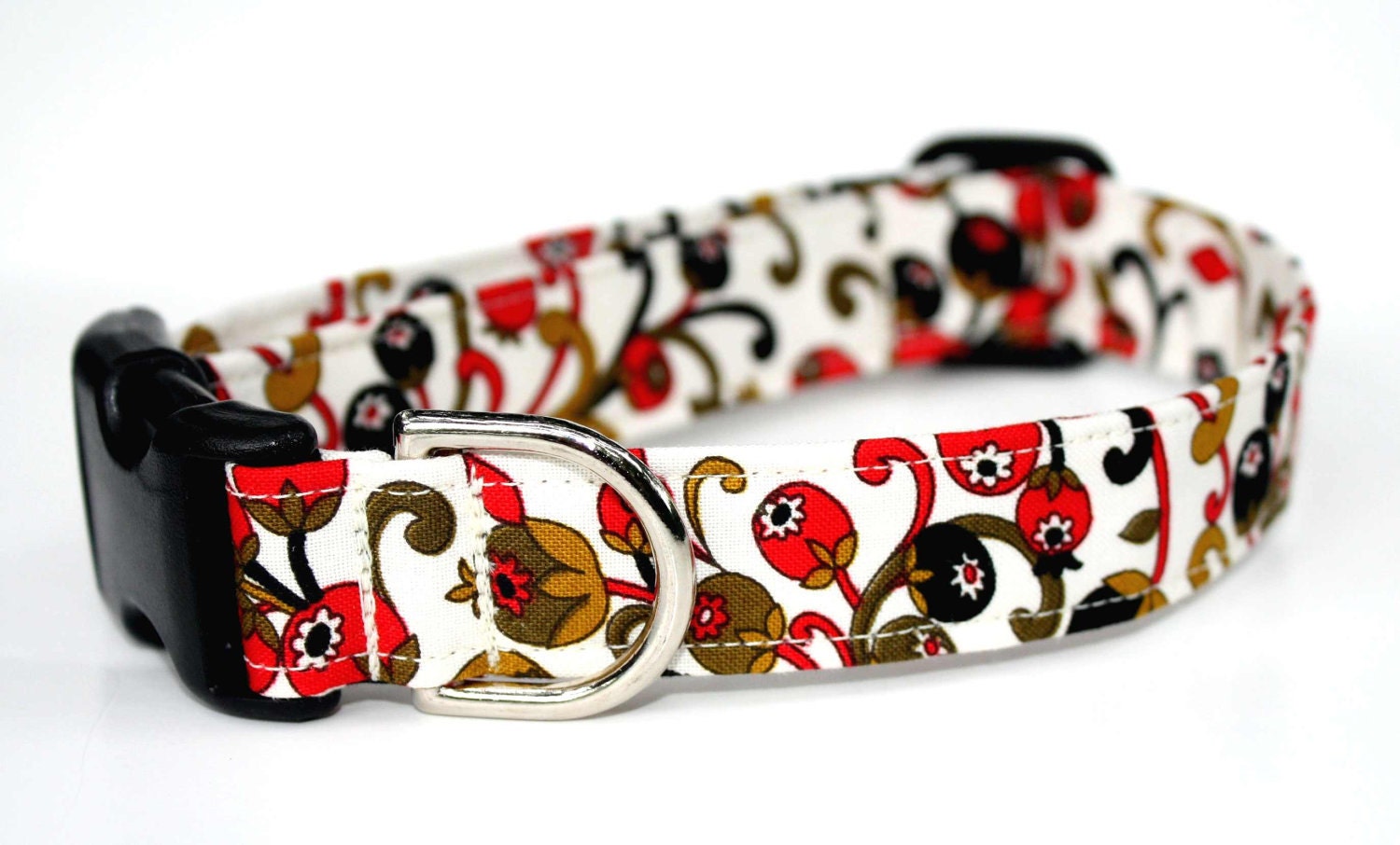 Dog Collar - Olive Berry - Creamy White, Olive, Red and Black