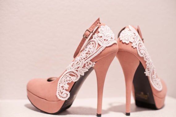 Pink Pumps with White Venise Lace ... Size 5.5
