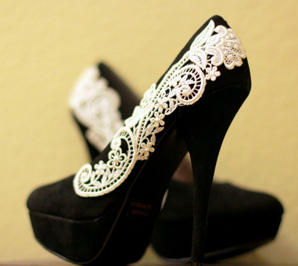 Black Pumps with White Venise Lace ... Size 9