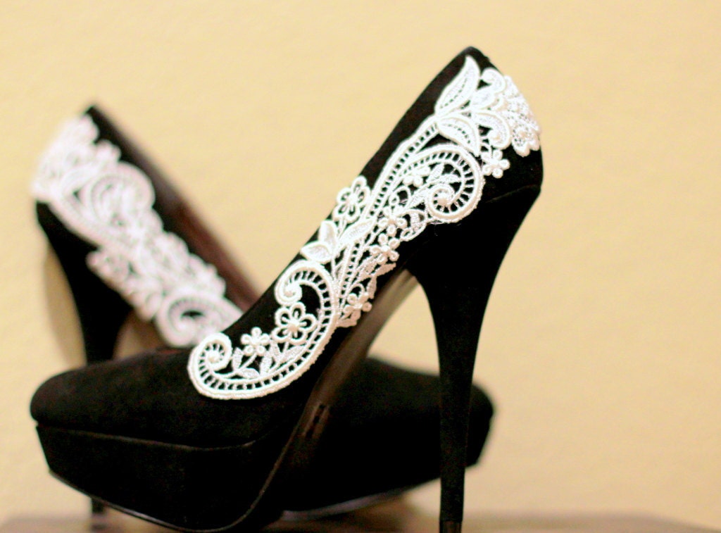 Black Pumps with White Venise Lace ... Size 9