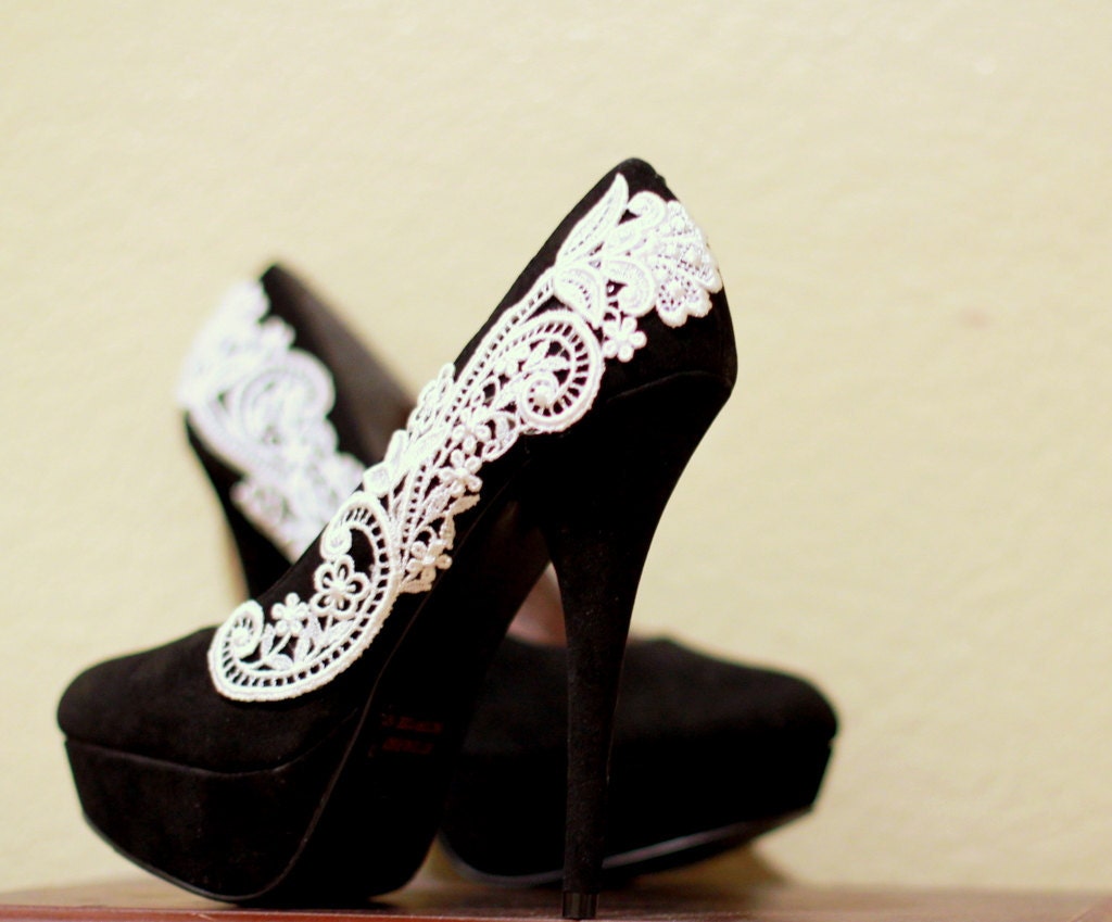 Black Pumps with White Venise Lace ... Size 9