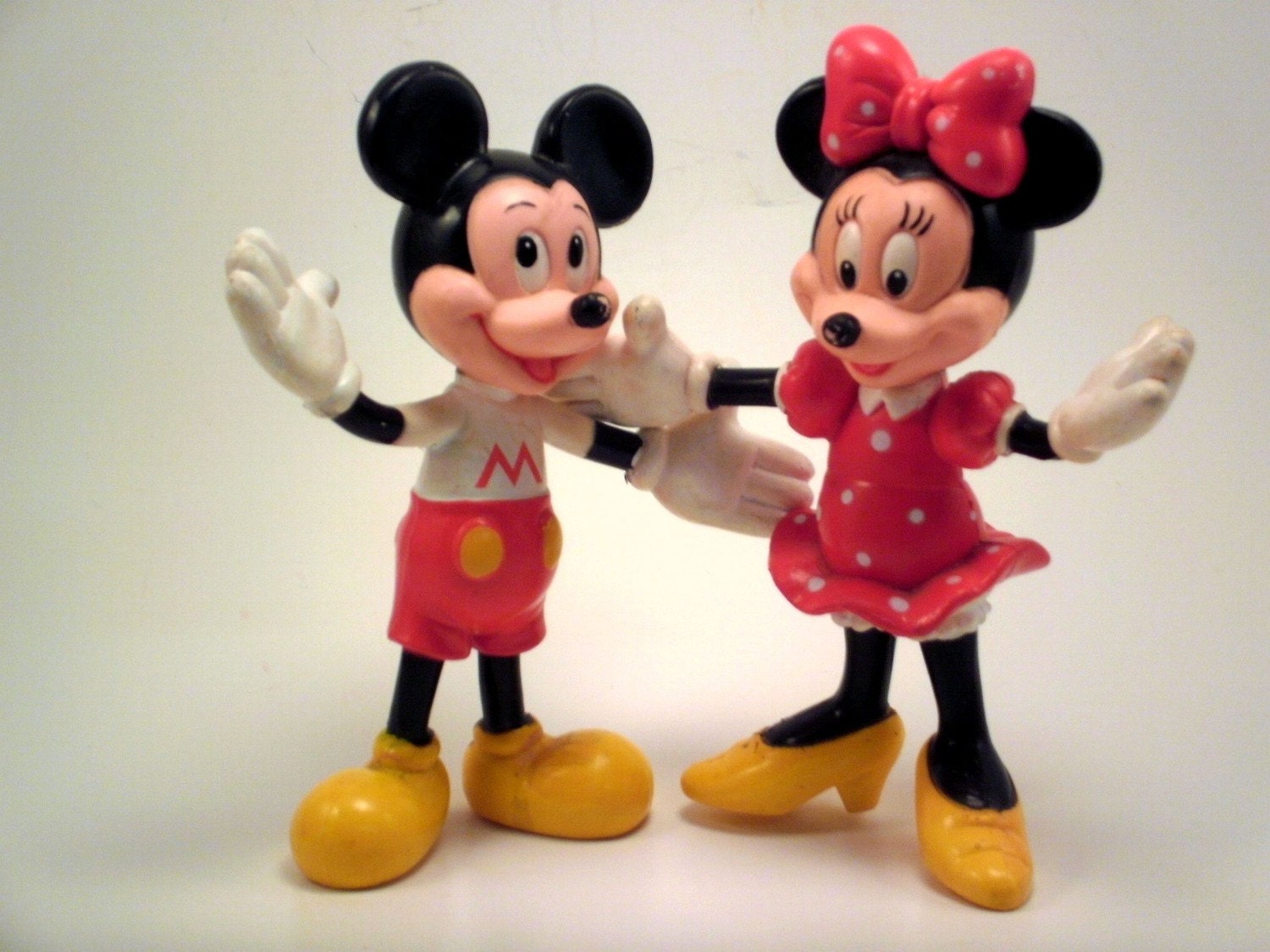 mickey and minnie plastic figures