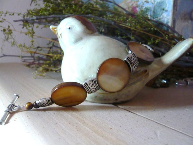 Amber Shell Bracelet - Everyday Jewelry - Under 25 - Gift for Her