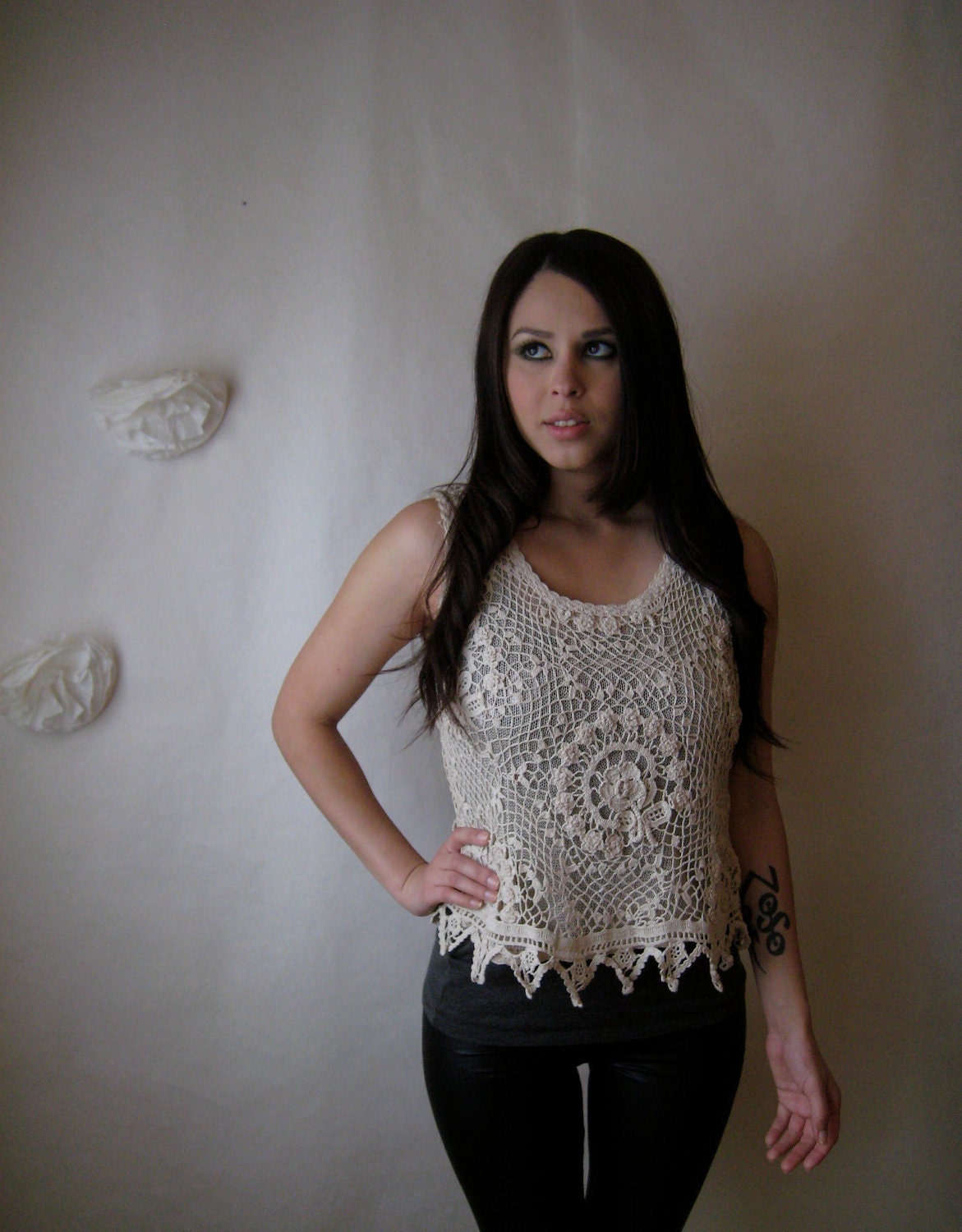 vintage crochet blouse. hand knit bohemian scallop hem tank top.