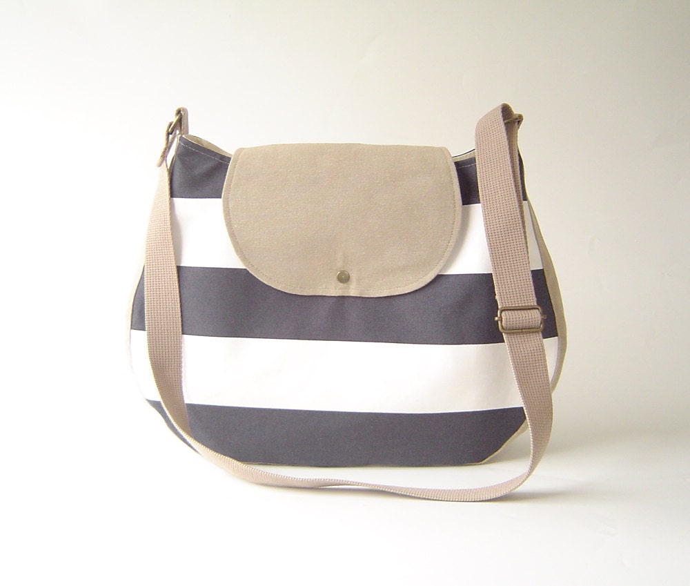 2 Style, Hobo or Cross, Light navy stripe and beige, Big enough for Your Everyday LIFE, Design of BagyBag