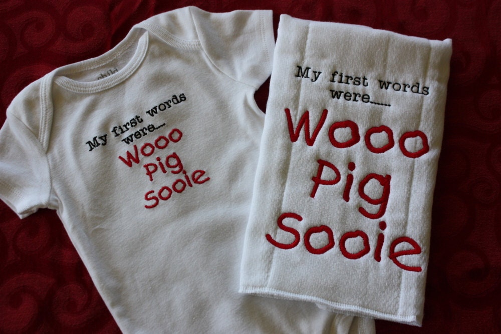 Arkansas Razorbacks Baby Gift Set - Burp Cloth and Wooo Pig Sooie Shirt