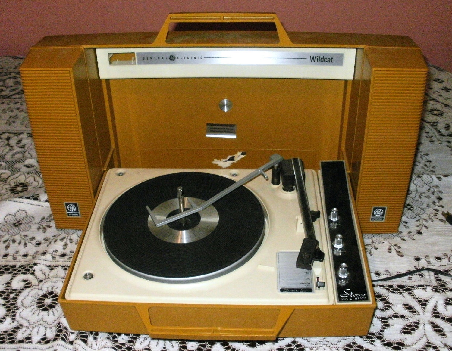Vintage Record Player Portable Works Great