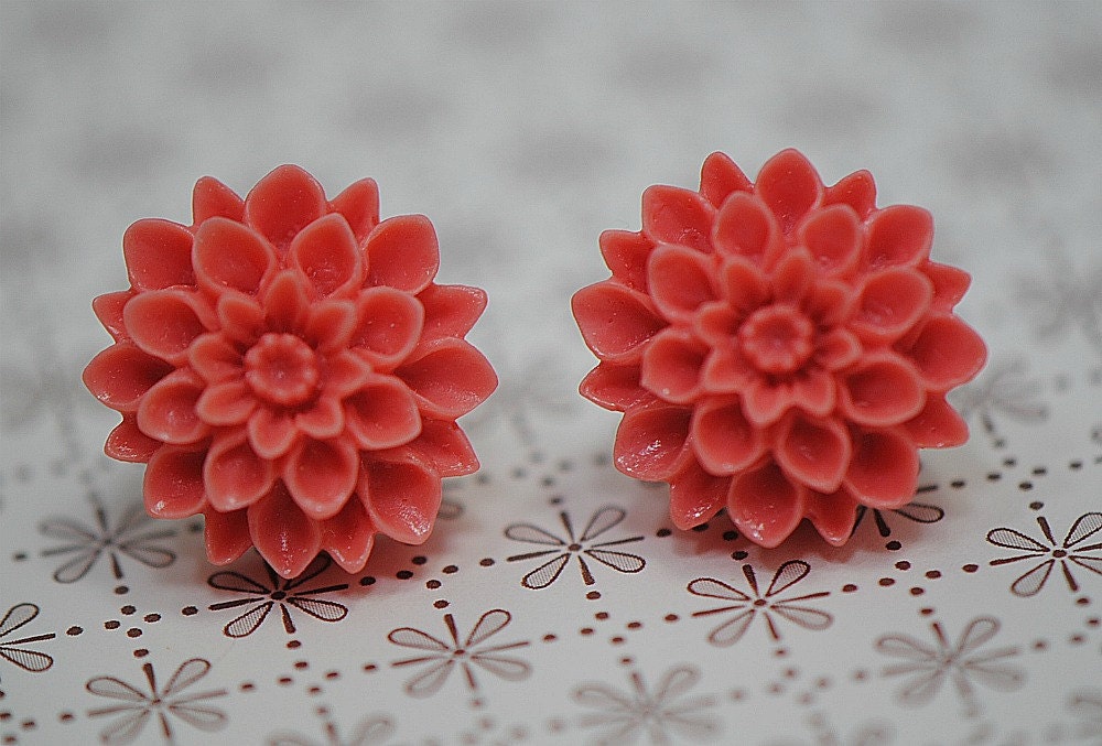 MUM Earrings - Blood Orange, Paprika, Orange Red Chrysanthemum Stud Earrings