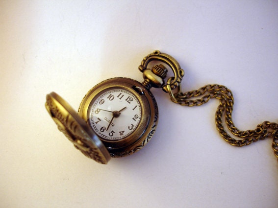 NEW ARRIVAL Antique Bronze Mini Pocket Necklace Watch Quartz Night Owl