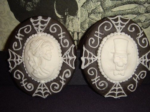 1 DZ  Skull Cameo Sugar Cookies Female/Male. Gothic
