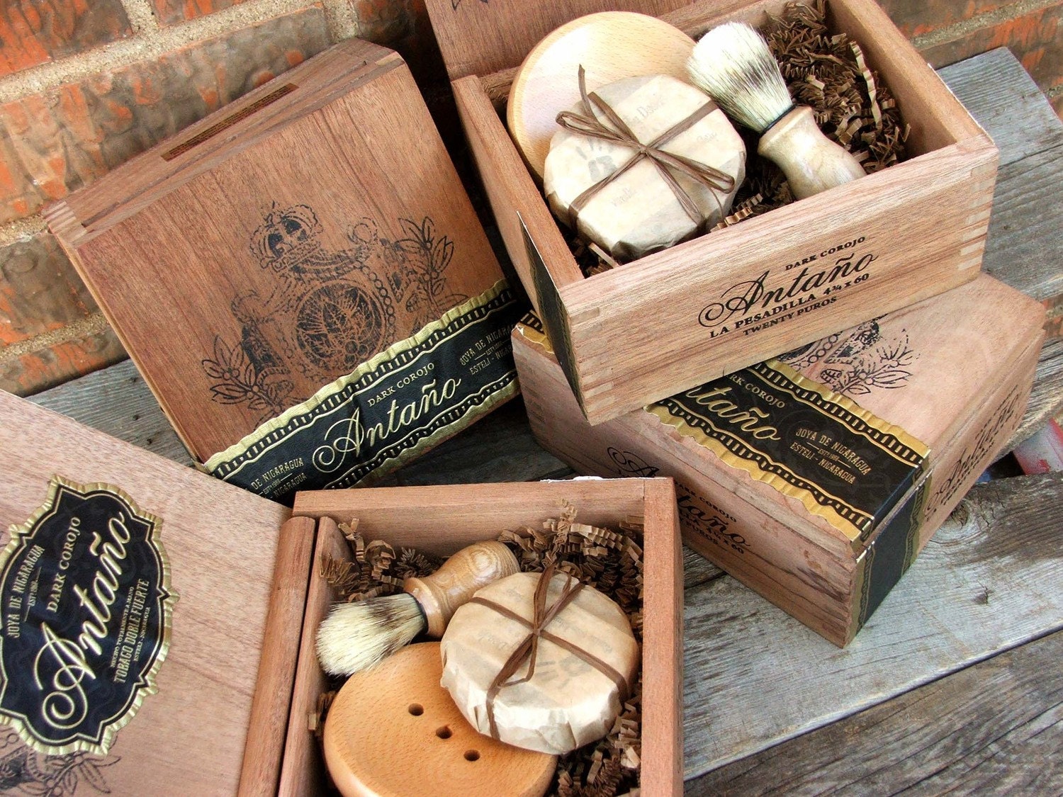 Groomsmen 4 piece set Wooden Men's Shave Set with Cigar Box
