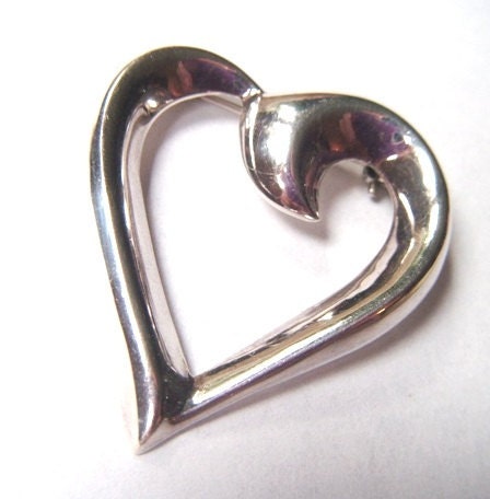 925 Sterling Silver Heart Brooch
