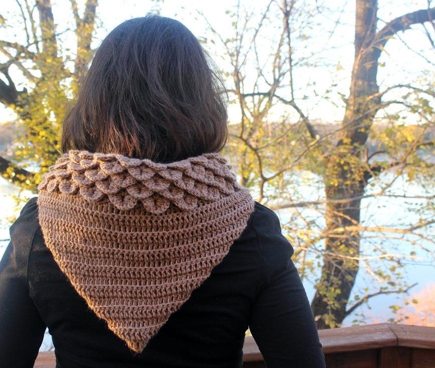 Marte, A Crocodile Stitch Hood - Crochet Pattern PDF - Permission to Sell Finished Items