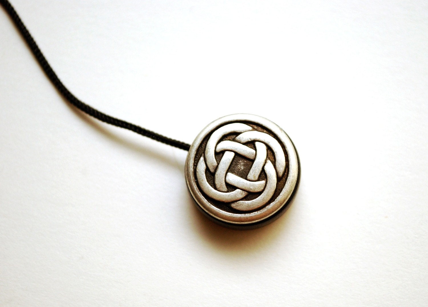 Camera Lens CAP Strap - Entwined