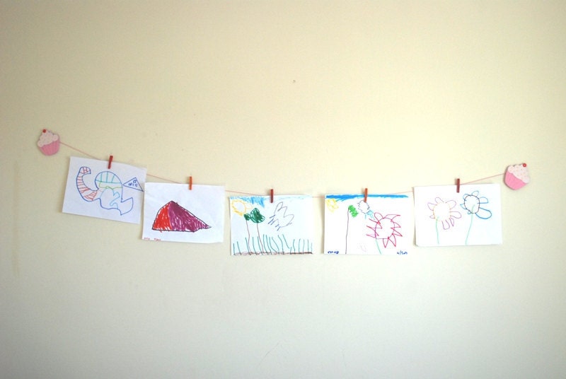 Children's Artwork display hanger- Cupcakes- Pink wall art for girls - kids art hanger, baby shower decoration