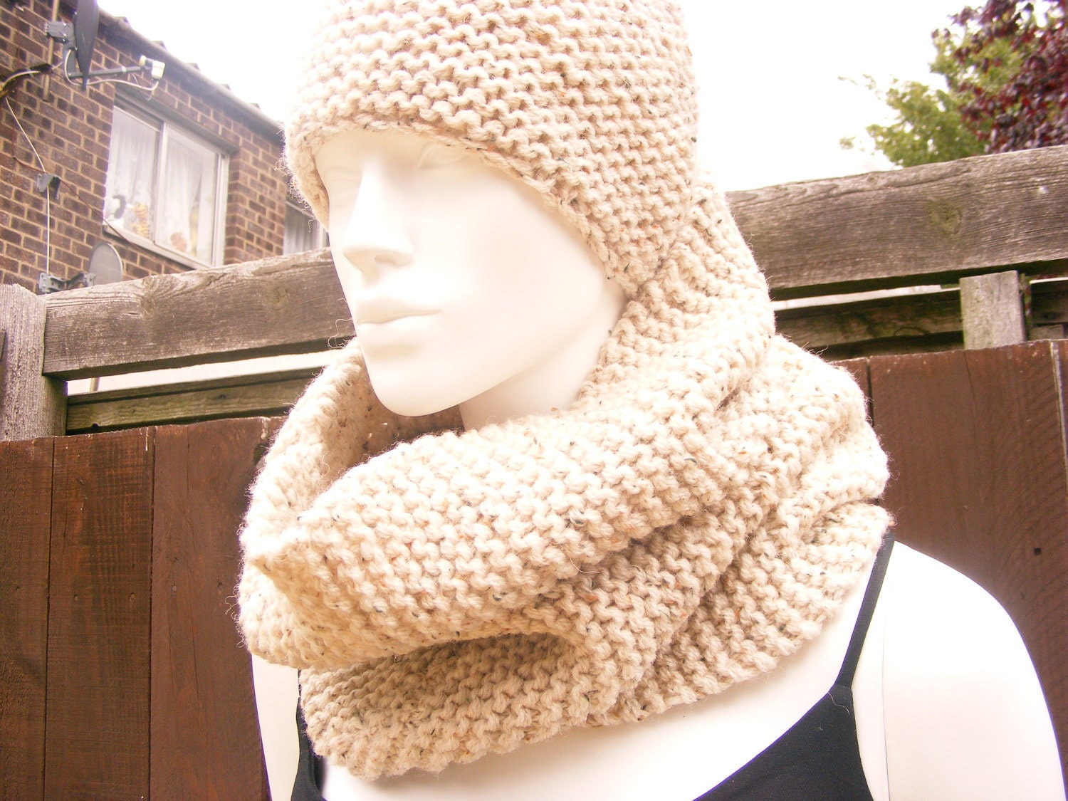women scarves in cream  infinity scarf knit