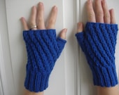 Fingerless gloves, blue spiral rib pattern, vegan, adult size small/medium