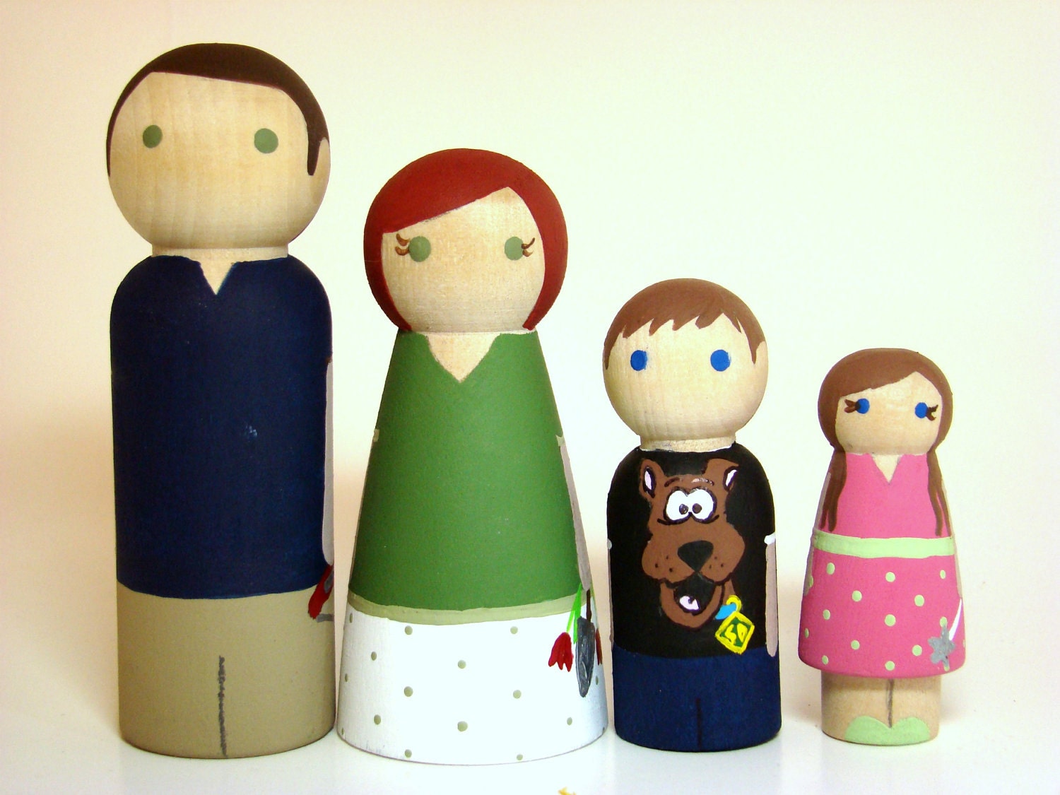 Large Wooden Peg Doll Family of 4- Personalized Custom Hand Painted Wood Peg Family Dolls