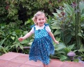 Girls blue flower dress with shoulder ties Size 4/5 Little Girl