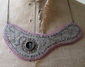 Typewriter key textile necklace - grey felt and pink crochet with black key number seven