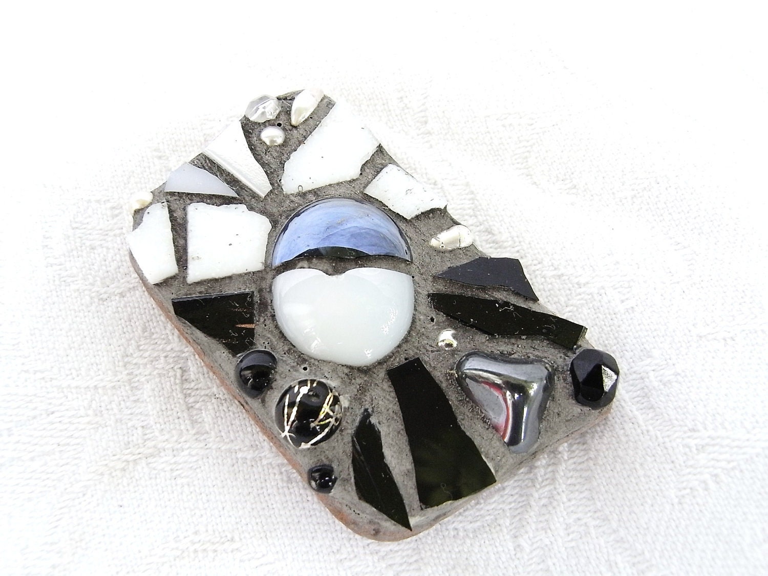 Mini Mosaic Stone - Good Luck Stone black/white