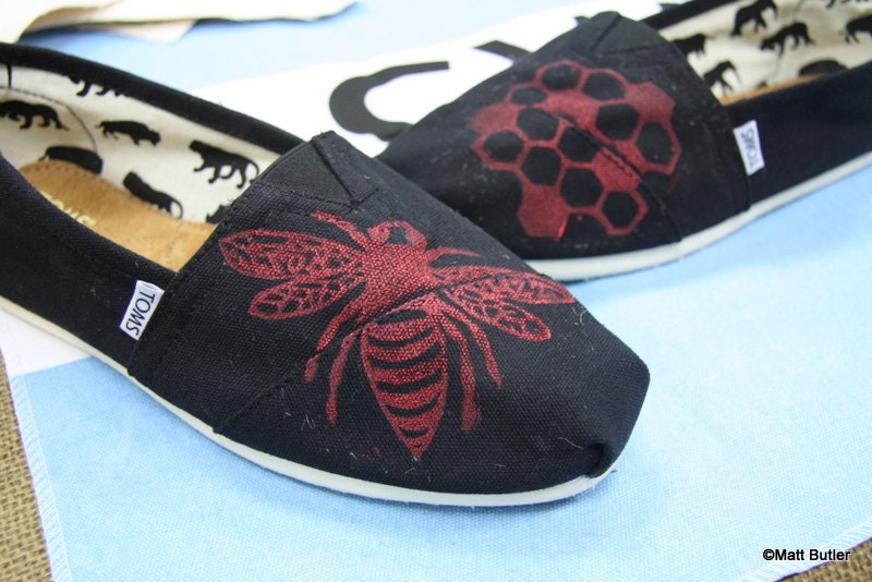 Bee TOMS Shoes