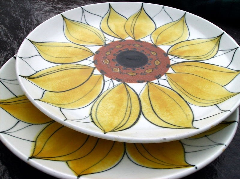 Vintage Arabia Sunflower Plates set of 2 by BlackbirdAntiquesNC