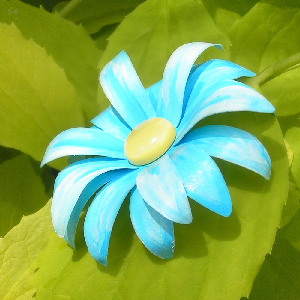 SALE - Daisy Hair Clip - Sweet Sky Blue and Sunshine Yellow made from Paper