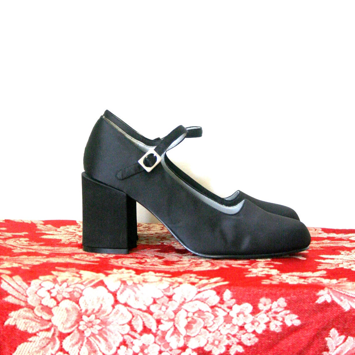 chunky heels MARY JANES gothic lolita GRUNGE 1990's school girl / never worn . 7.5