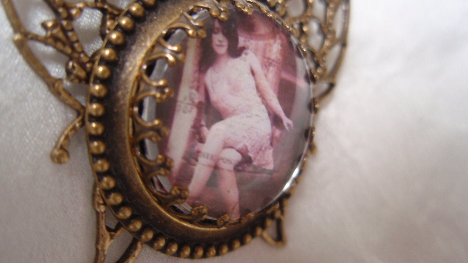 Flapper  Necklace Lipstick Red Butterfly