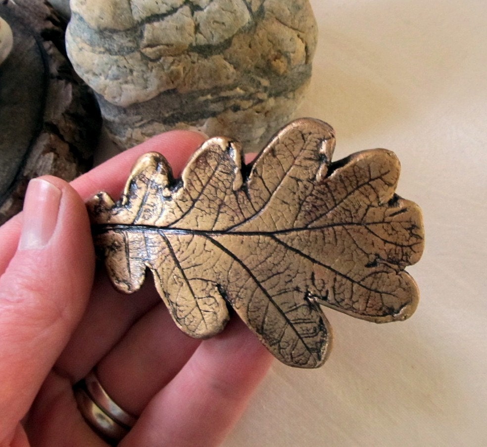 Barrette White Oak Leaf impression in clay medium size in gold