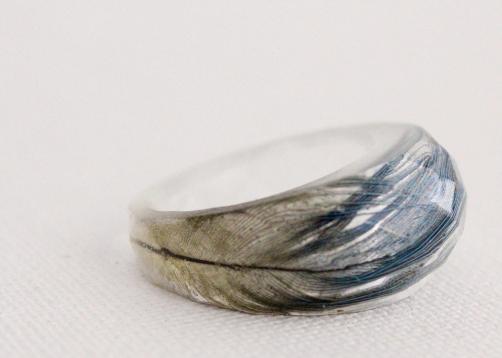 Blue macaw feather eco resin multifaceted ring