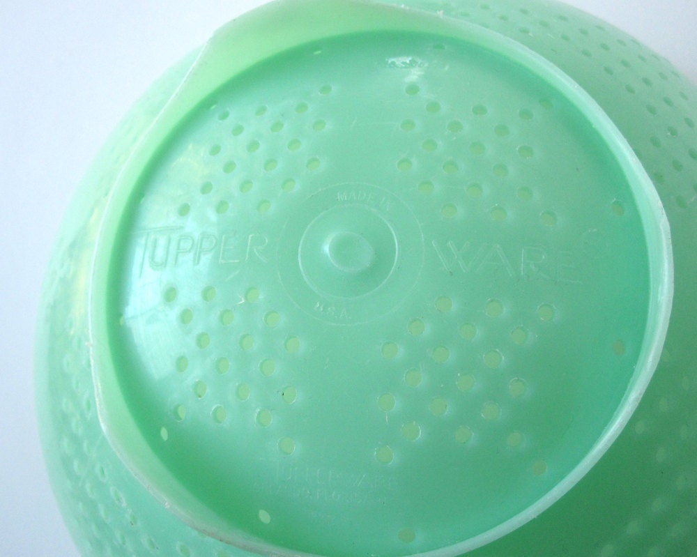 Tupperware colander or strainer, jadeite green, seafoam, celadon, mint green vintage mid century 1950s or 1960s, geometric diamond pattern