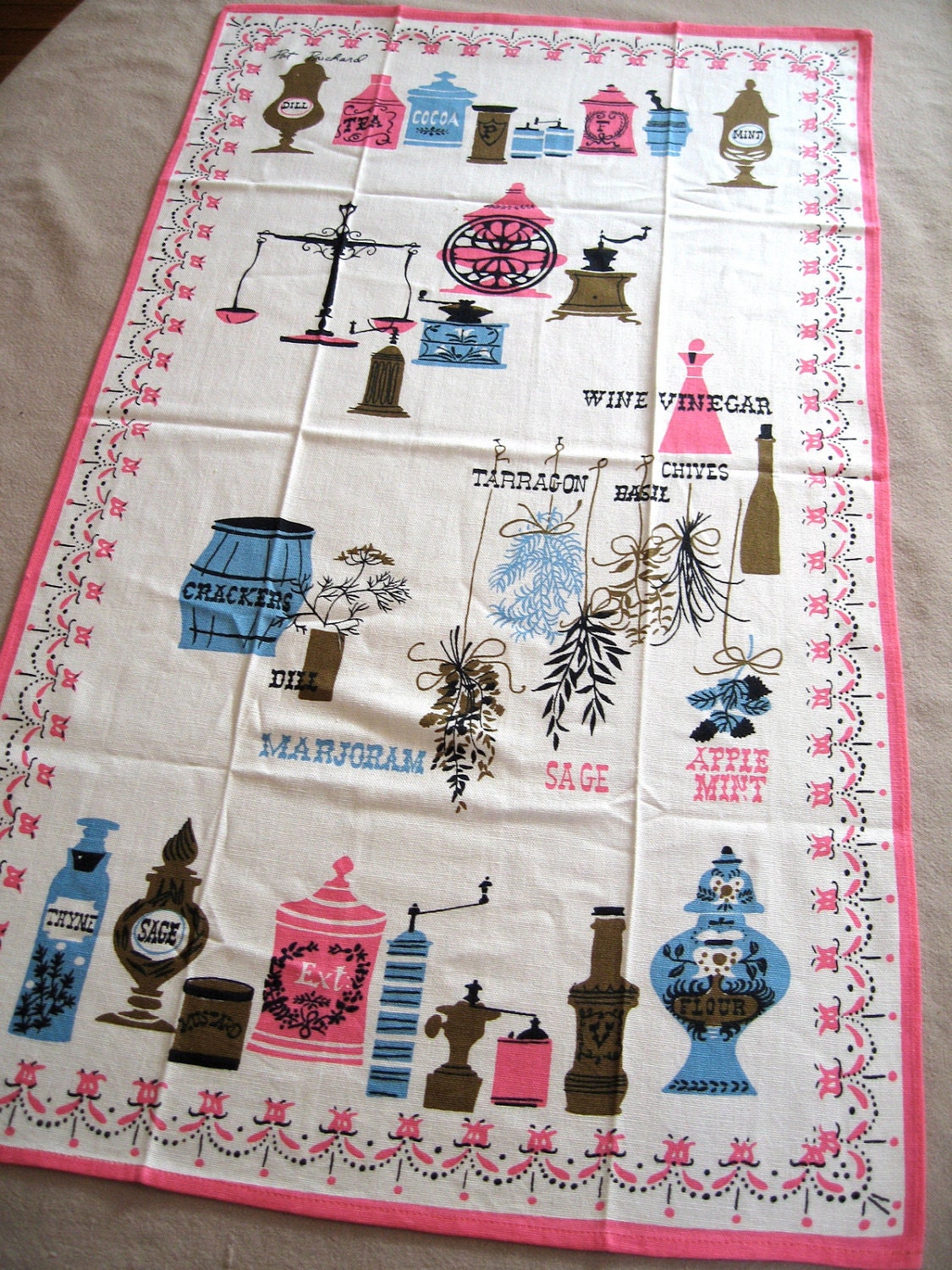 Pat Prichard spices. Adorable vtg kitchen or tea towel. Excellent condition.