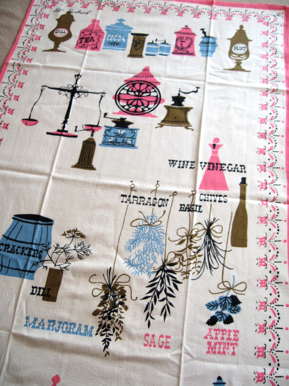 Pat Prichard spices. Adorable vtg kitchen or tea towel. Excellent condition.