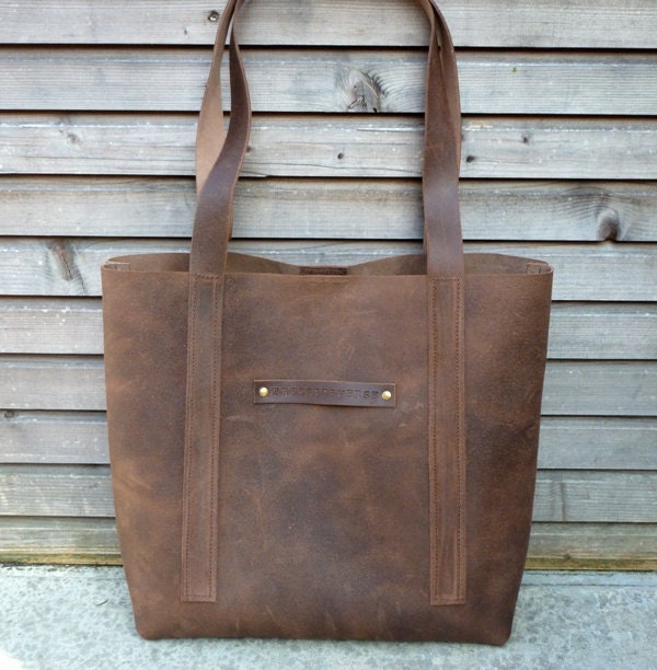 Vintage look waxed leather tote bag  in brown COLLECTION UNISEX