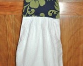 Hanging hand towel