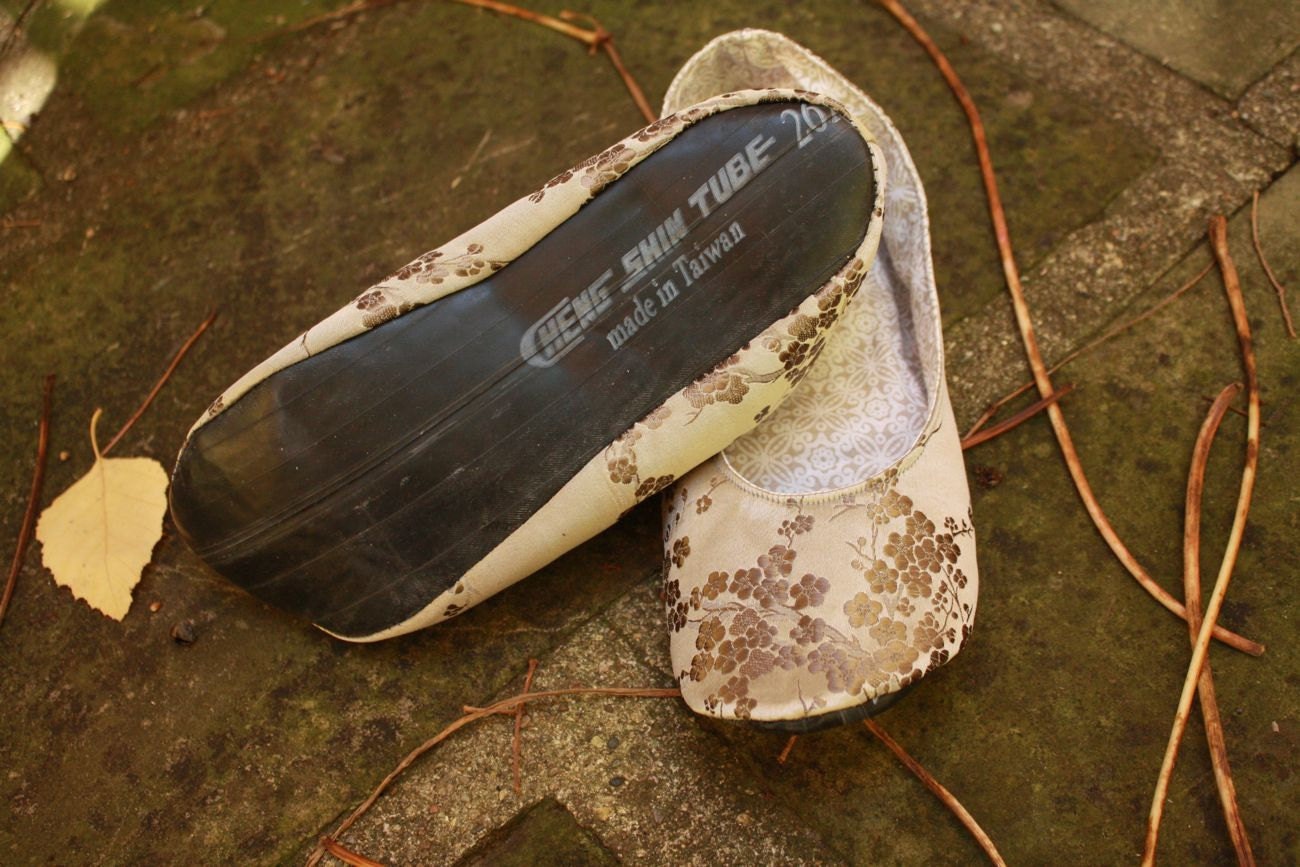 Round Toe Strapless French Gray Silk Slippers, with Recycled Rubber Soles