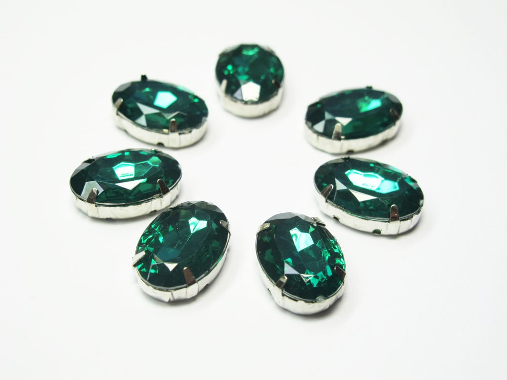 7 pcs. 18mm x 13mm  Oval Rhinestone Cabochons with prongs and settings, green emerald, faux emerald