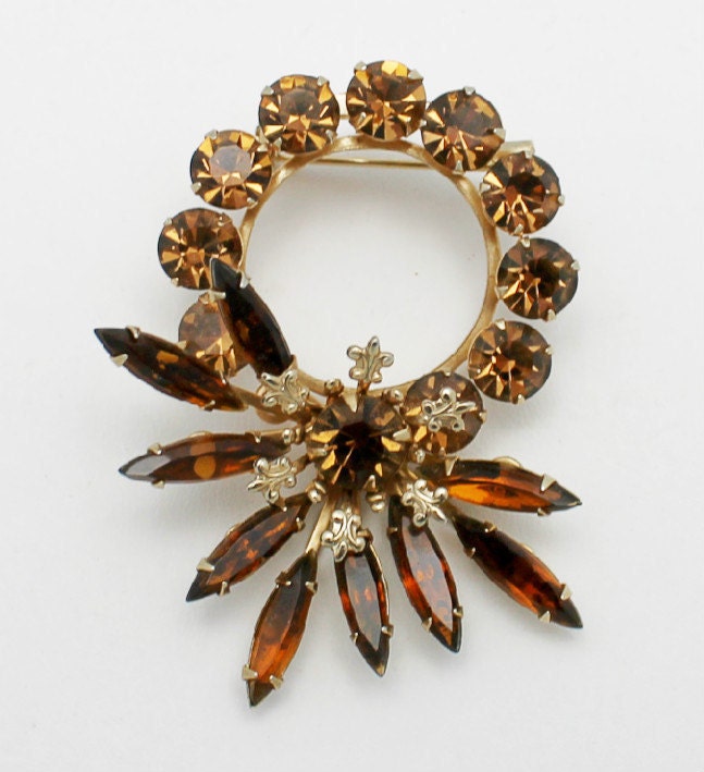 Vintage Brooch Circle Pin Topaz Rhinestones