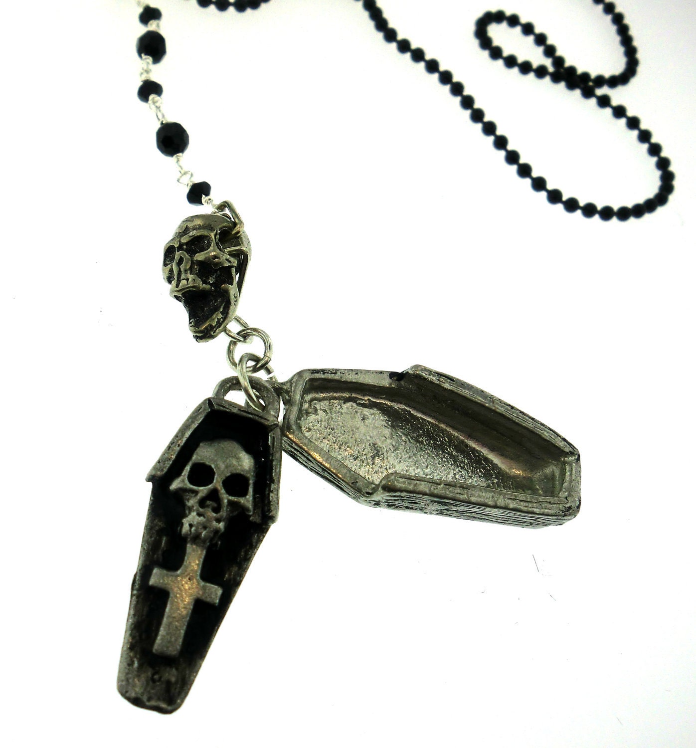 Unisex: Gothic/Vampire/Dark Romance - Coffin Case with A Skull - Rosary Style Necklace with Jet Black Ball Chain