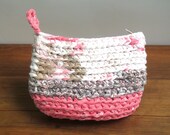Small purse - pink white beige - fabric crochet - coin - cosmetics - ooak handmade - textile yarn pouch clutch bag