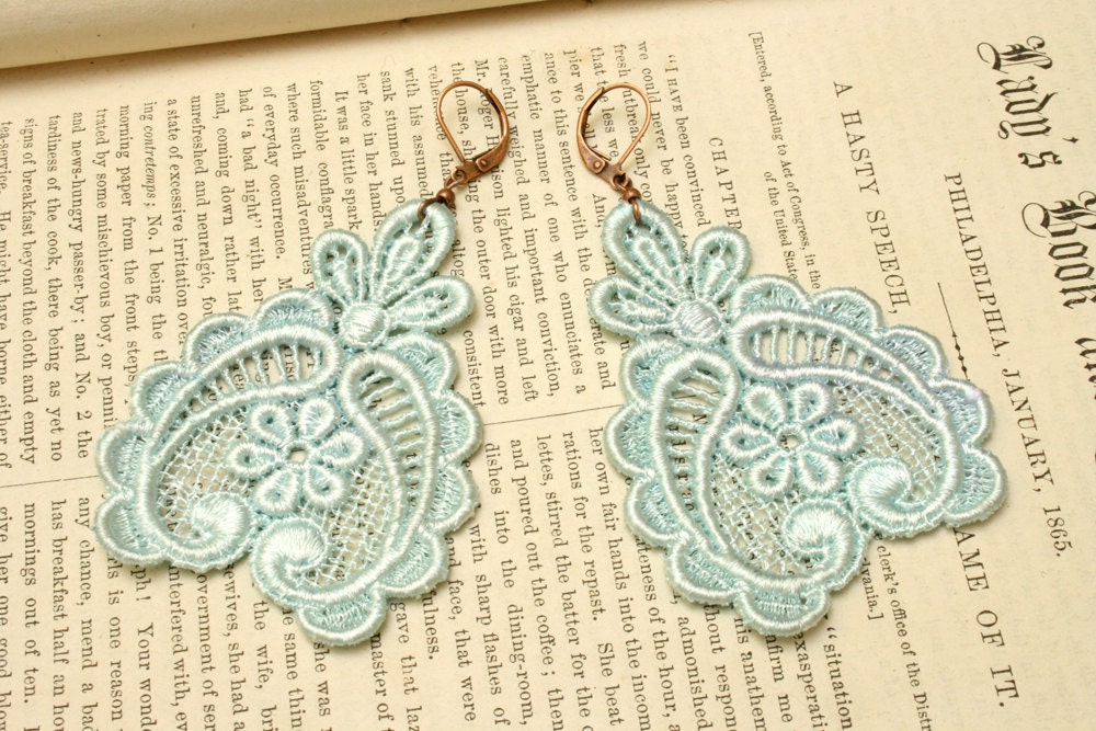 lace earrings -DARLA- ice blue