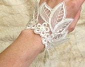 lace bracelet cuff -FREDERICA- softest ivory