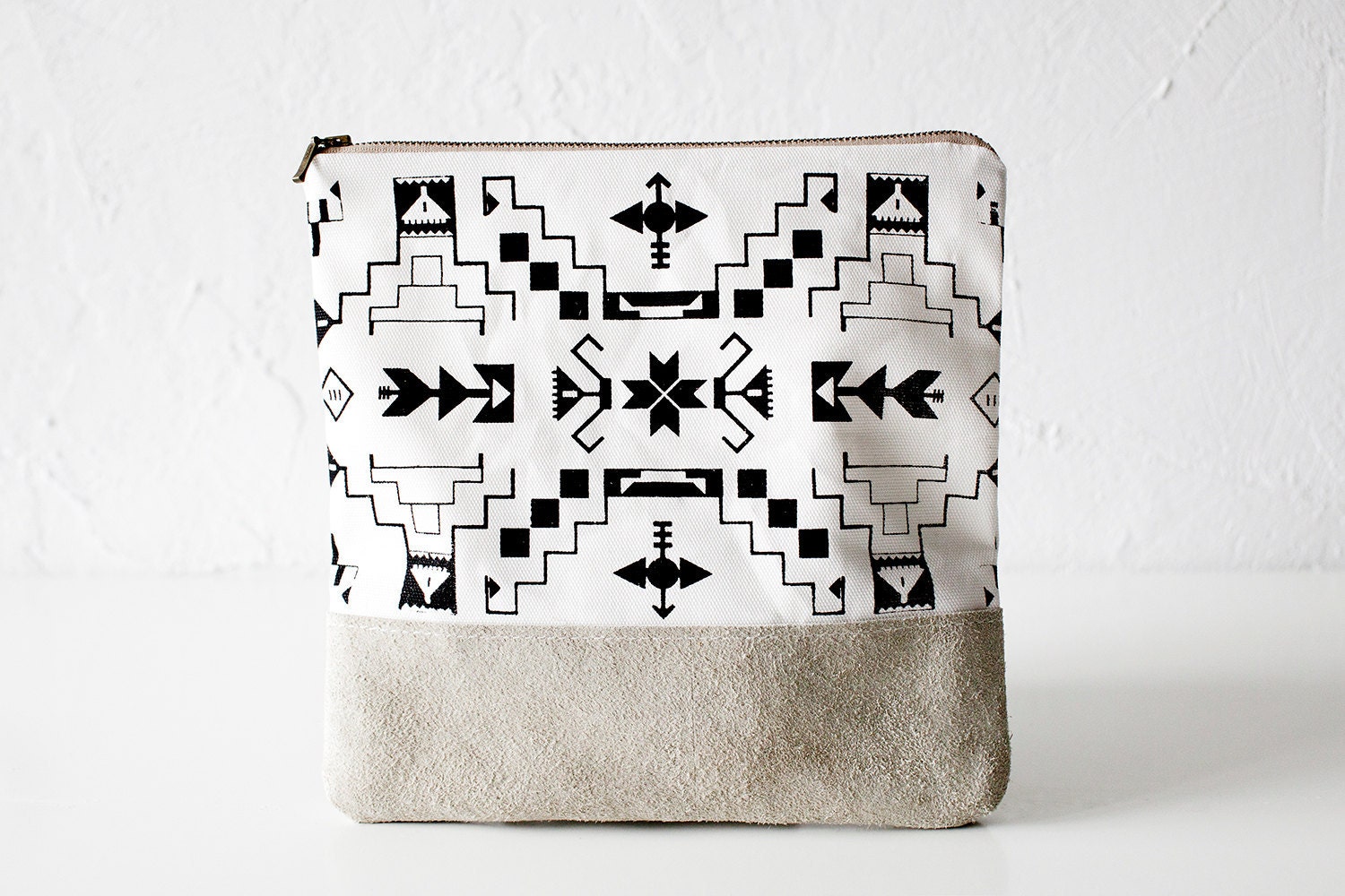 Tribal Pattern Printed Leather-Suede Pouch black No. ZP-103