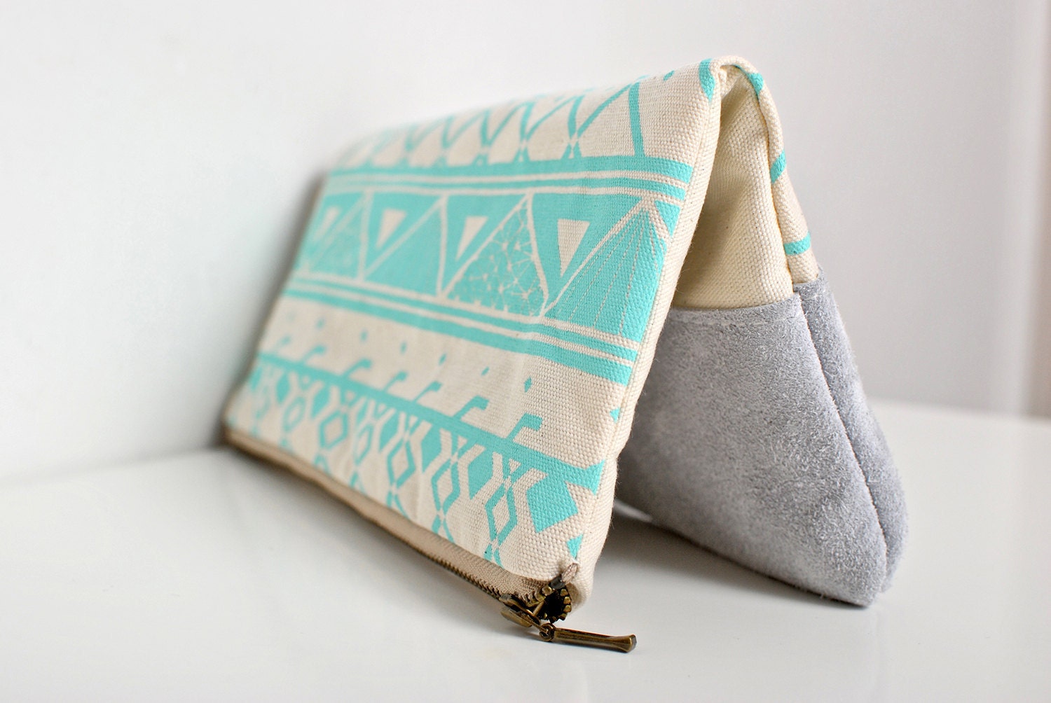 Triangle Printed Leather-Suede Pouch Aqua No. ZP-602