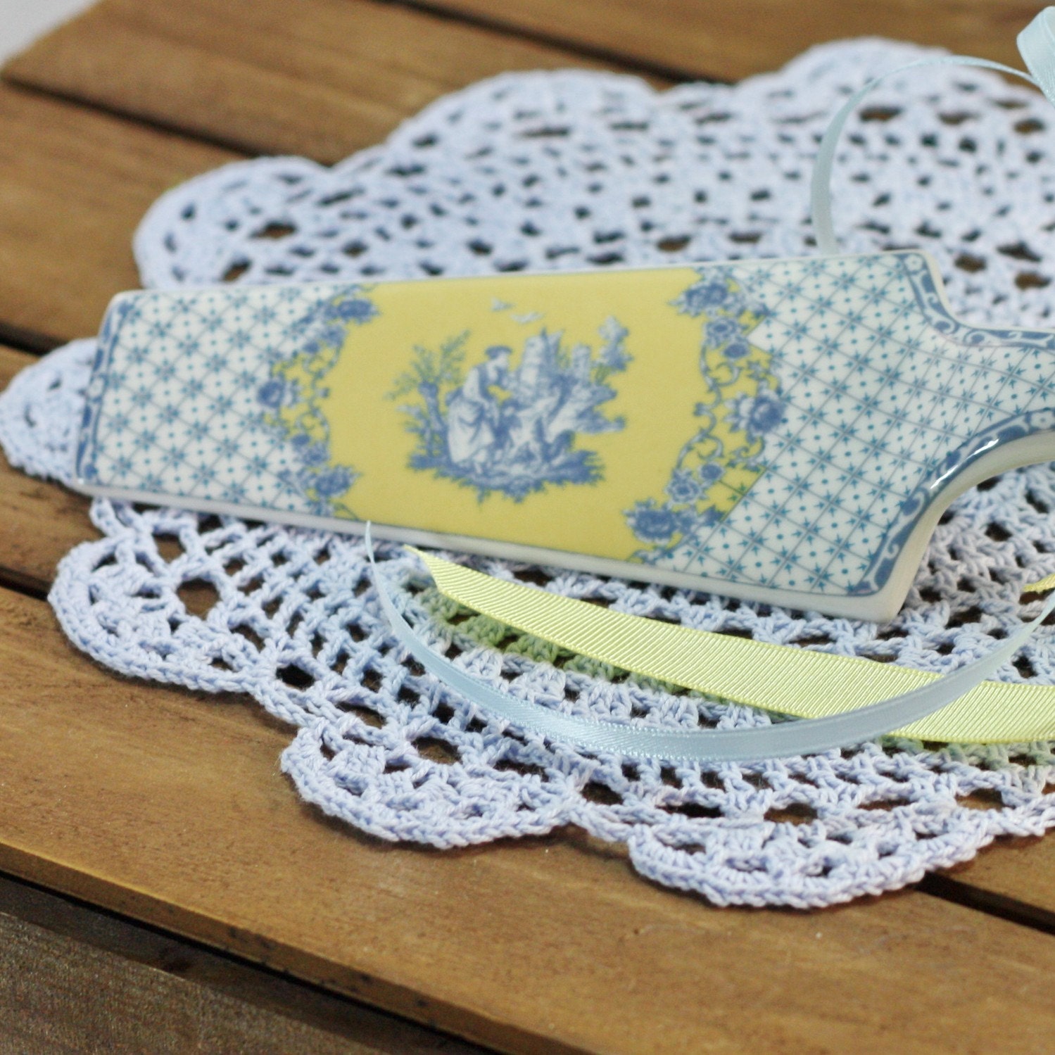 Vintage porcelain cake server by Baum Bros in yellow and blue French toile